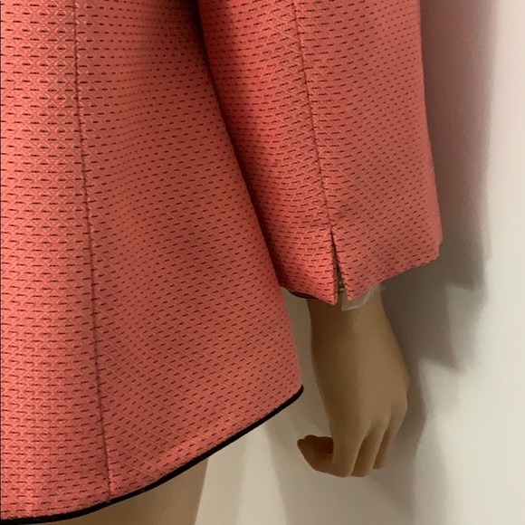Woman’s Le Suit Separates Blazer. - Picture 5 of 8